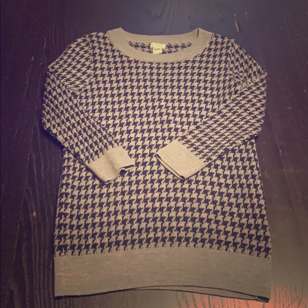 J crew gray/black houndstooth sweater